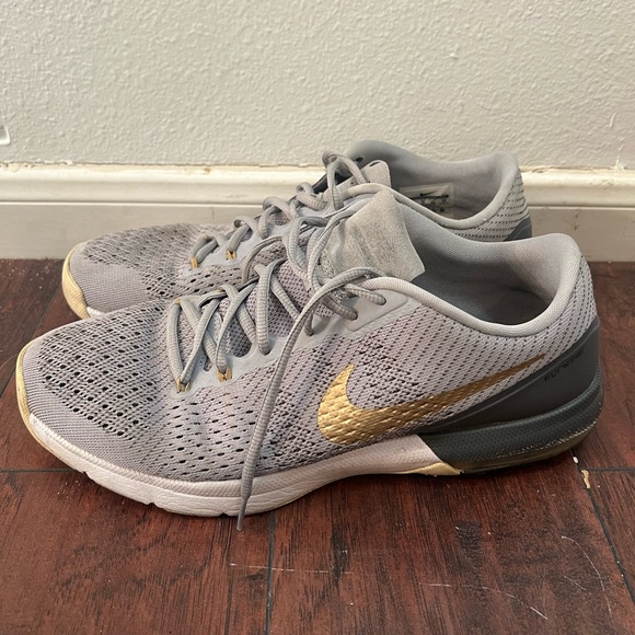 Nike Shoes - Picture 1 of 3